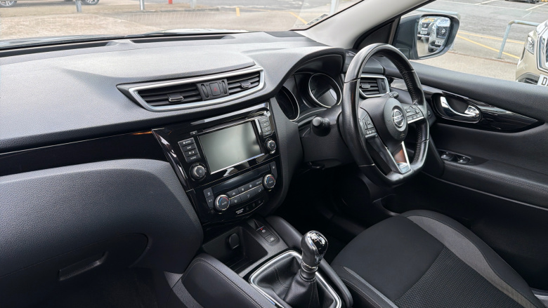Nissan Qashqai 1.3 DiG-T 160 Acenta Premium 5dr Petrol Hatchback